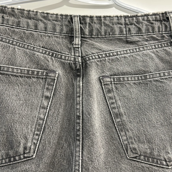 Zara NWT trending straight leg raw hem highrise grey wash button fly jean size4 - Picture 5 of 5